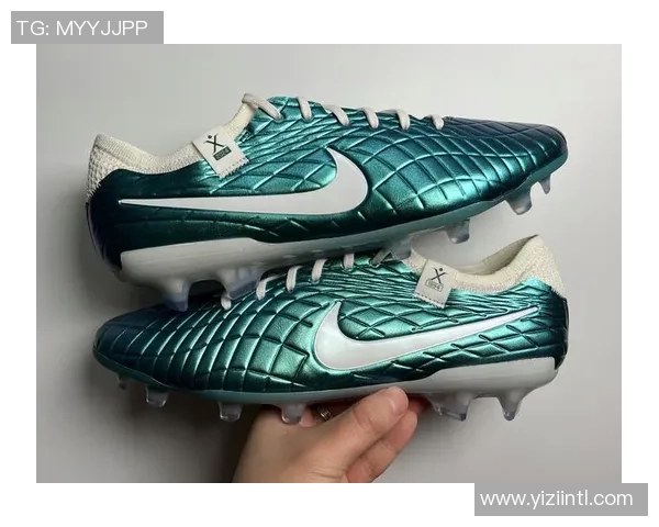 足球明星意外发现假鞋引发的趣味故事与时尚反思